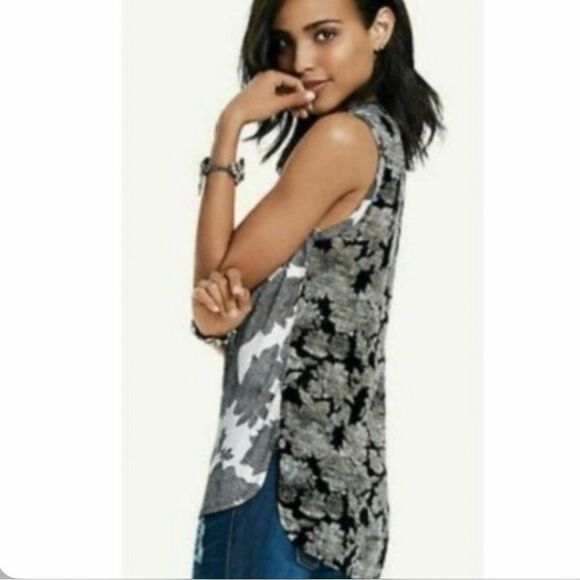 CAbi Tango Floral Tank Top. - Picture 1 of 5